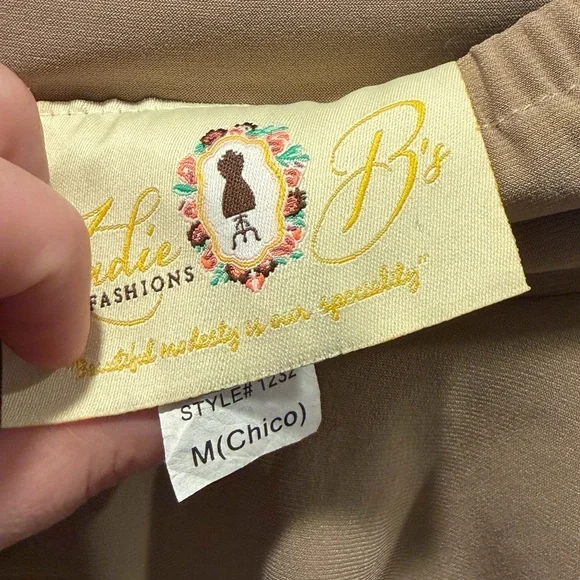 Elegant Tan Tiered Skirt - Picture 2 of 2